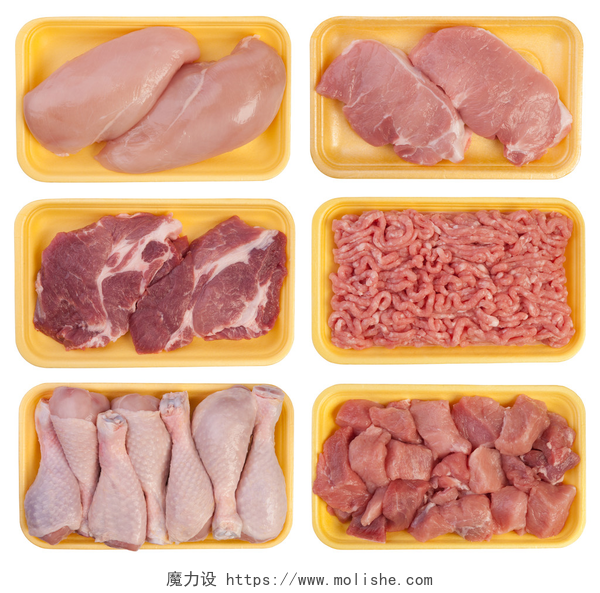 托盘上的各种肉类孤立在白色背景上的托盘上的肉
